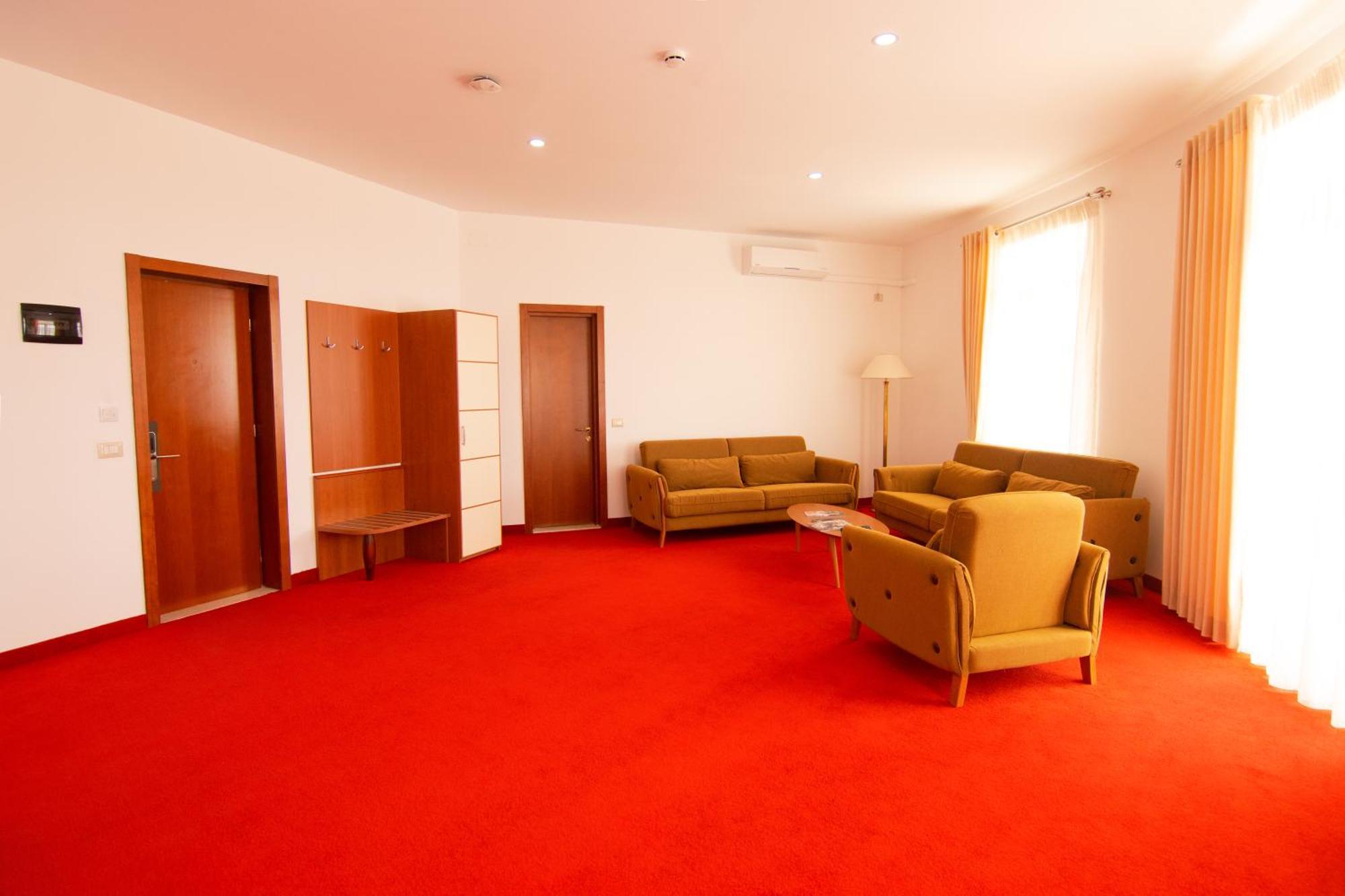Chateau Linza Resort Tirana Exterior photo