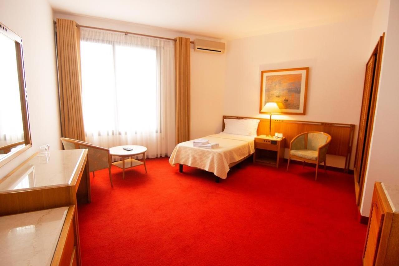 Chateau Linza Resort Tirana Exterior photo